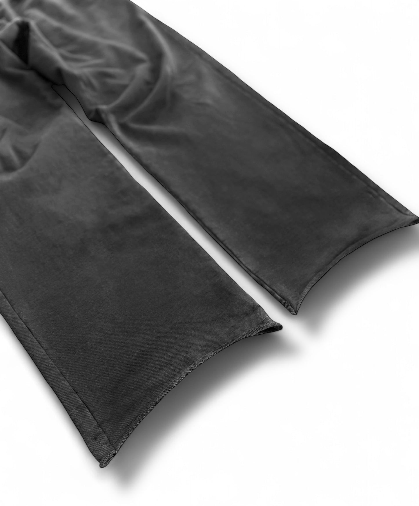 IRON SWEATS [BLACK]